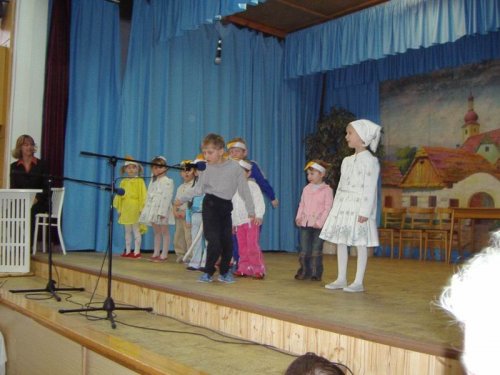 Hraje celá dědina aneb S veselou myslí na nesmysly. - 18.3.2006